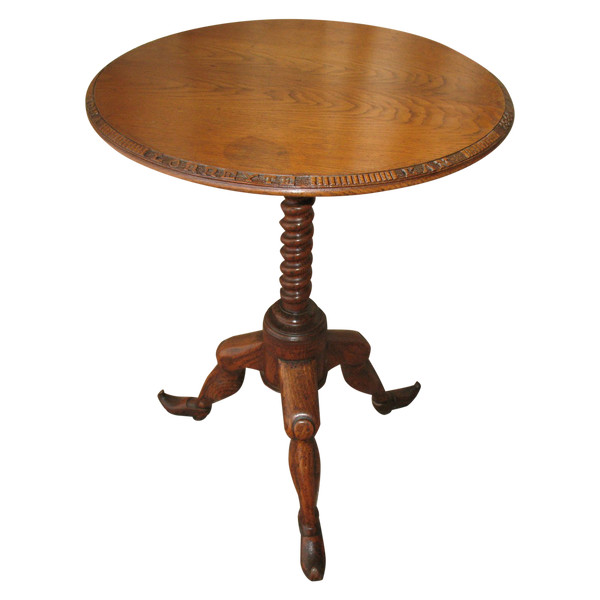 Sculpted oak pedestal table with rare base 19th time Origin Basque Country