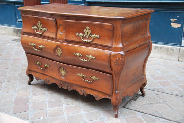 Bordelaise Commode In Walnut Eighteenth Century