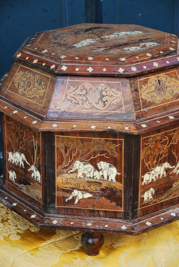 Important XVII Style Chest Decorated With Elephants