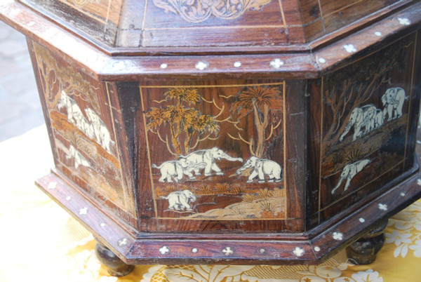 Important XVII Style Chest Decorated With Elephants