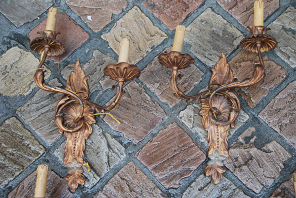 Suite Of 4 Sconces With Foliage Pattern In Sheet Metal