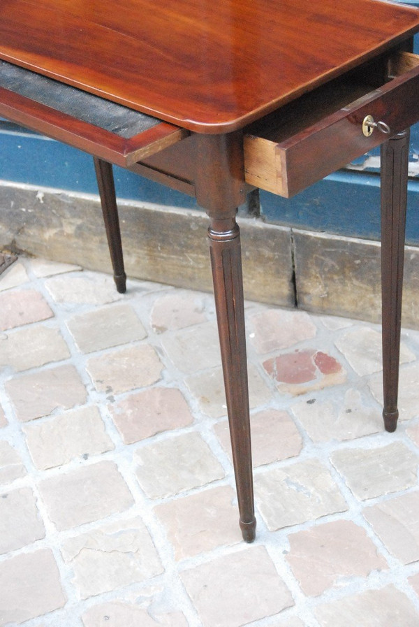 Louis XVI period Mahogany Table De Salon Stamped De L .Moreau