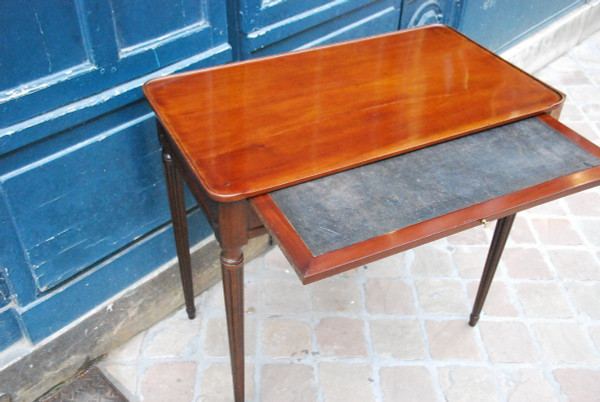 Louis XVI period Mahogany Table De Salon Stamped De L .Moreau