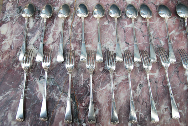 Suite Of 12 Silver Dessert Cutlery From The Nineteenth Century