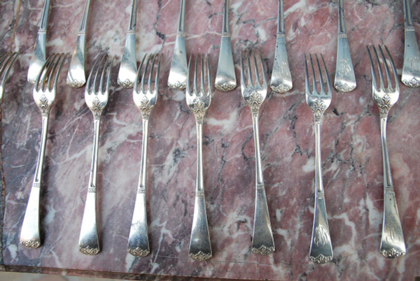 Suite Of 12 Silver Dessert Cutlery From The Nineteenth Century