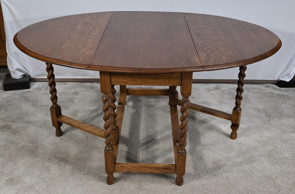 Gatelag Table in Solid Oak, England – 1920