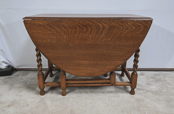 Gatelag Table in Solid Oak, England – 1920