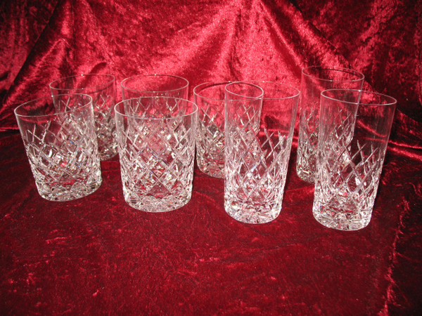 8 cut crystal glasses decorated with lattices on a starry background, 20th century