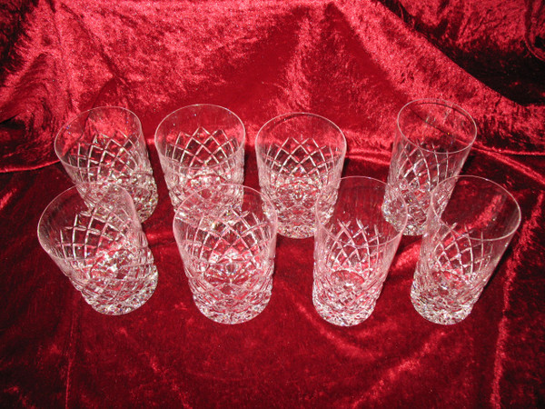 8 cut crystal glasses decorated with lattices on a starry background, 20th century