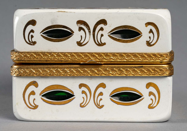 A Late 19th Century Opaline Overlay Jewelry Box