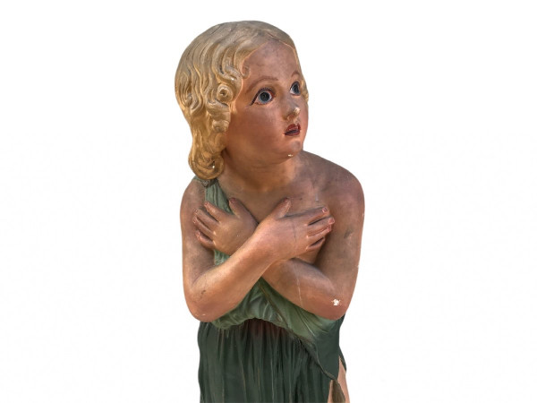 Statuette en plâtre peint d'une jeune femme vers 1940