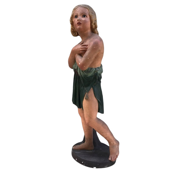 Statuette en plâtre peint d'une jeune femme vers 1940