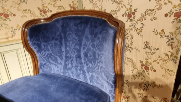 Louis XV Style Alcove Bed And Its Embossed Velvet. Mid-19th century.