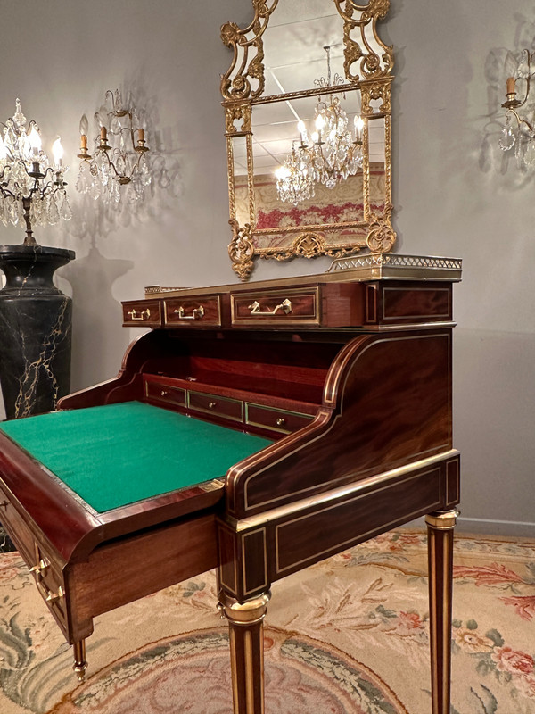 Small Cylinder Desk In Flamed Mahogany Louis XVI Style 19th Century