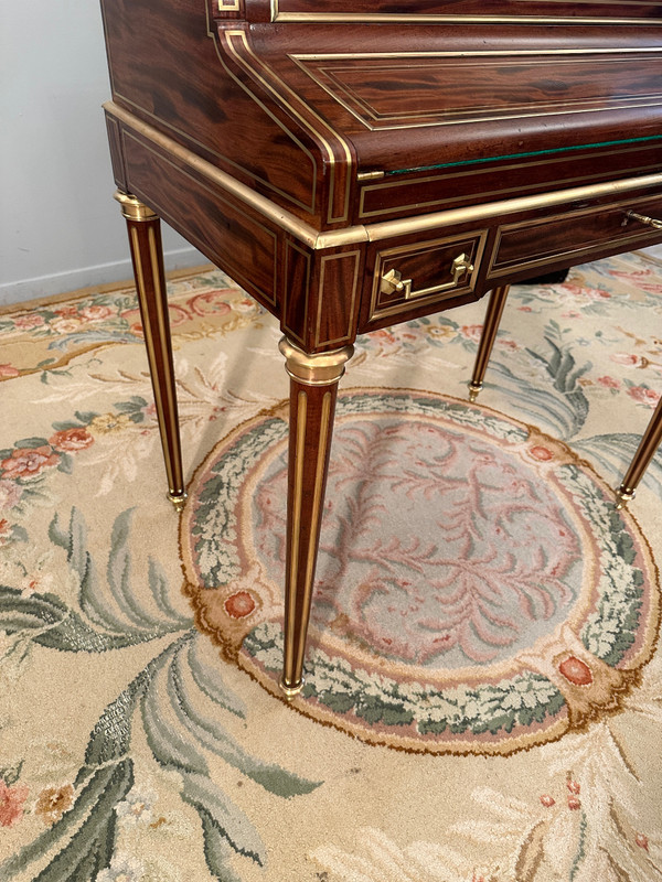 Small Cylinder Desk In Flamed Mahogany Louis XVI Style 19th Century