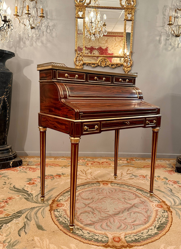 Small Cylinder Desk In Flamed Mahogany Louis XVI Style 19th Century