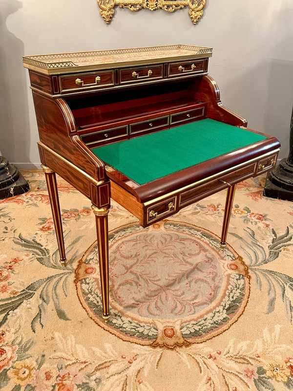 Small Cylinder Desk In Flamed Mahogany Louis XVI Style 19th Century