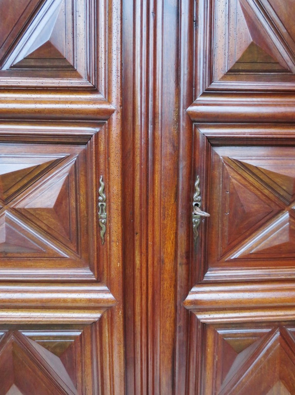 Louis XIII walnut wardrobe, 17th century.