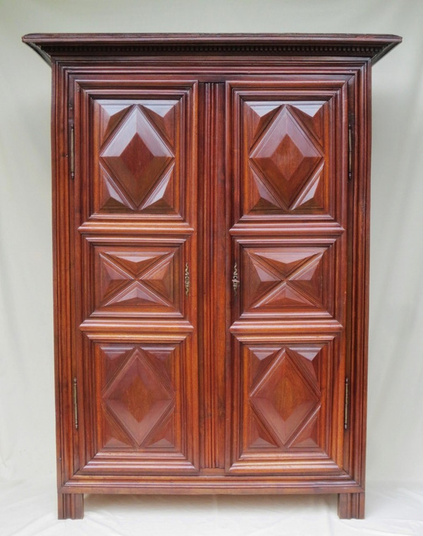 Louis XIII walnut wardrobe, 17th century.