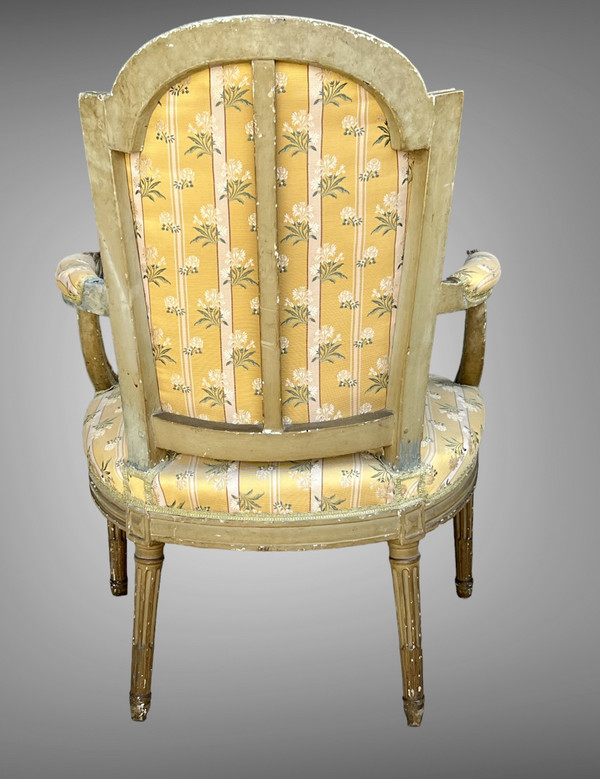 LOUIS XVI CABRIOLET ARMCHAIR FROM THE 18TH PERIOD IN LACQUERED WOOD WITH BEAUTIFUL TAPESTRY