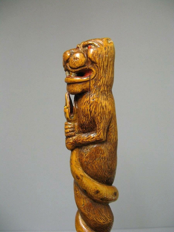 Popular art cane in carved boxwood, 19th century. Adam Island.