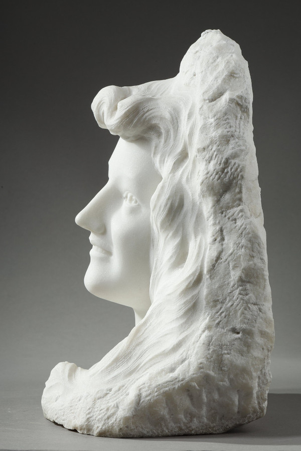 Busto di giovane donna in marmo di Carrara, XIX secolo