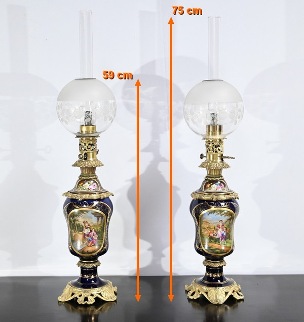 Pair of Oil Lamps in Sèvre Porcelain and Bronze, Napoleon III Period – Mid-19th Century