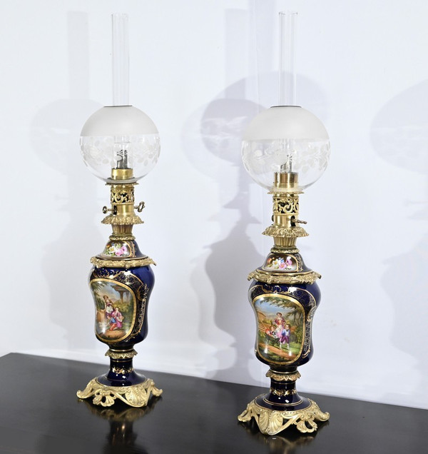 Pair of Oil Lamps in Sèvre Porcelain and Bronze, Napoleon III Period – Mid-19th Century