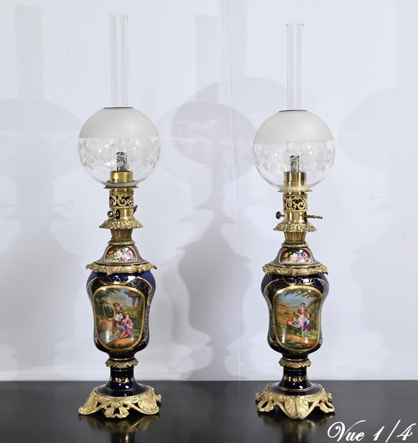 Pair of Oil Lamps in Sèvre Porcelain and Bronze, Napoleon III Period – Mid-19th Century