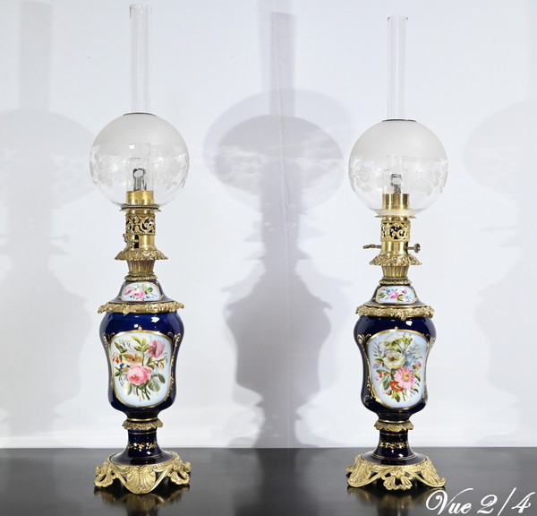 Pair of Oil Lamps in Sèvre Porcelain and Bronze, Napoleon III Period – Mid-19th Century