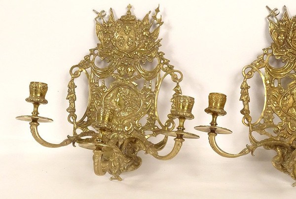 Pair of Wall Lamps 3 Lights Bronze Louis XIV Arms France Fleurs Lys Putti 19th