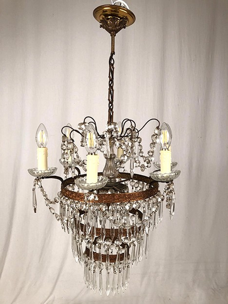 Chandelier with crystal pendants with seven lights, Louis XVI style