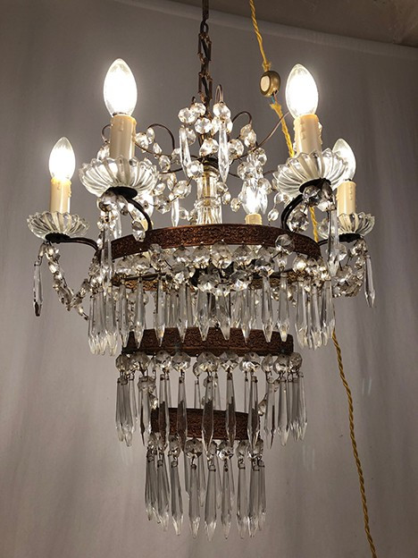 Chandelier with crystal pendants with seven lights, Louis XVI style