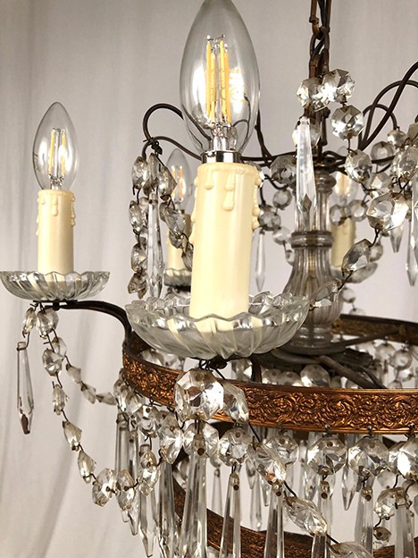 Chandelier with crystal pendants with seven lights, Louis XVI style