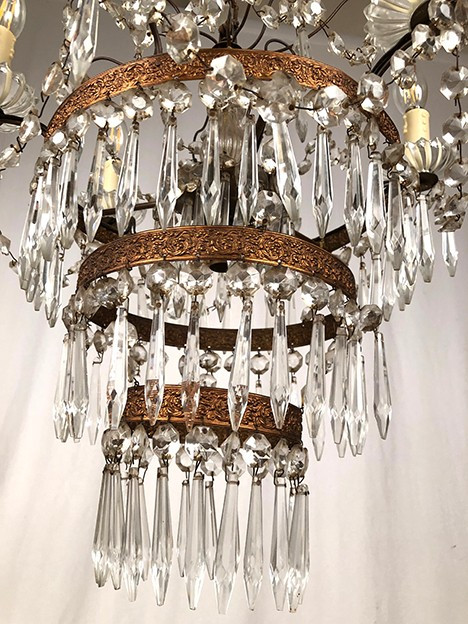 Chandelier with crystal pendants with seven lights, Louis XVI style