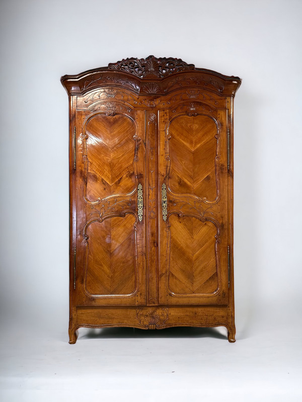 Louus XV cabinet in cherry wood 19th