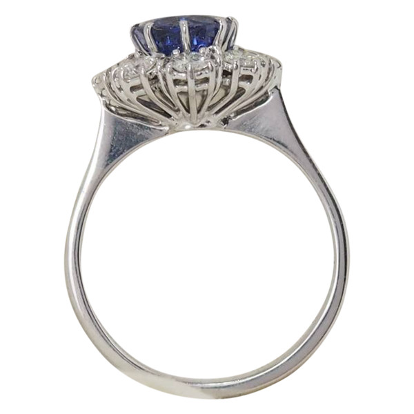 Bague marguerite en or blanc, saphir de Ceylan et diamants