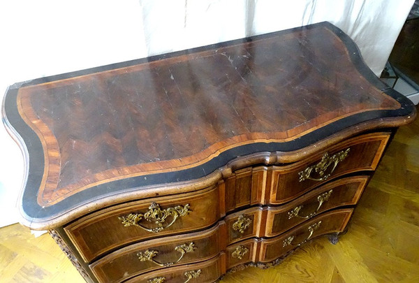 Louis XV Crossbow Chest of Drawers Rosewood Rosewood Walnut Marquetry 18th century