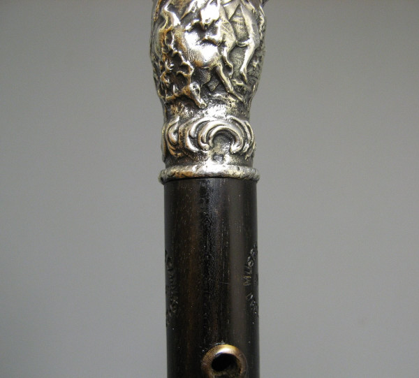 Old Collectible Cane on the theme of hunting. Fayet House.