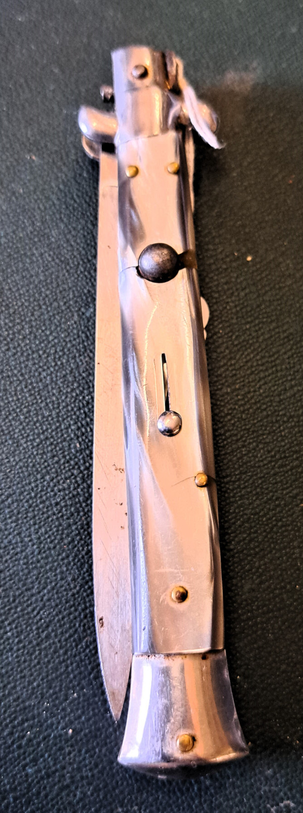 Pocket knife with mother-of-pearl handle Le Châtellerault style