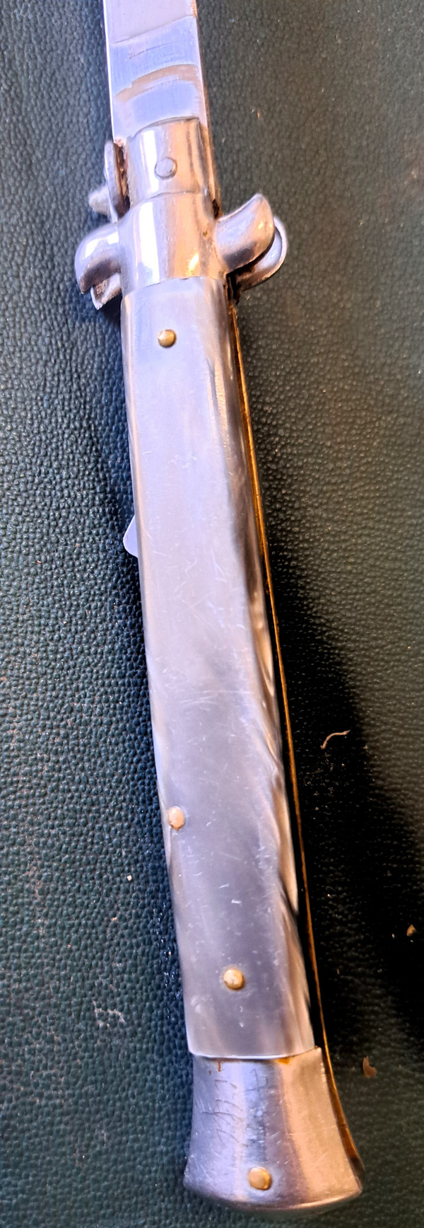 Pocket knife with mother-of-pearl handle Le Châtellerault style