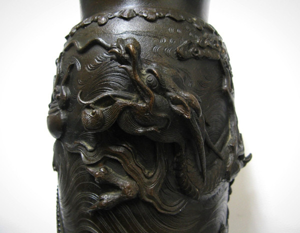 19th Century Bronze Dragon Potiche. Asian art.