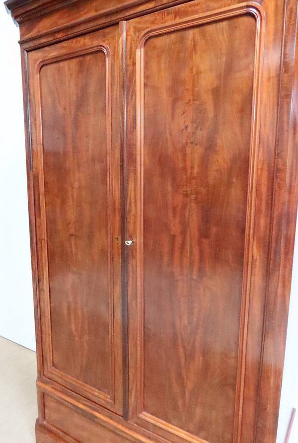 Narrow Mahogany Wardrobe – Late 19th Century