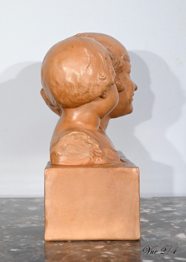 Group in Patinated Terracotta, “Mother and her children”, signed P. Dumont, Art Deco – 1920