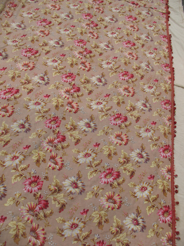 Large linen hanging with floral decoration of peonies d: 3.35 x 5.46 m 19th Napoleon III period