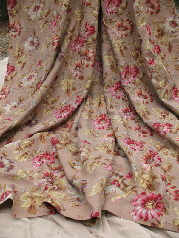 Large linen hanging with floral decoration of peonies d: 3.35 x 5.46 m 19th Napoleon III period