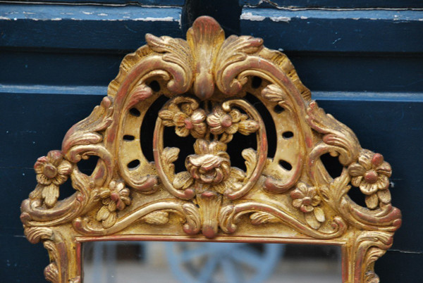 Louis XV period Carved And Gilded Wood Mirror 18th century