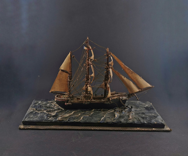 Diorama representing a 20th century boat