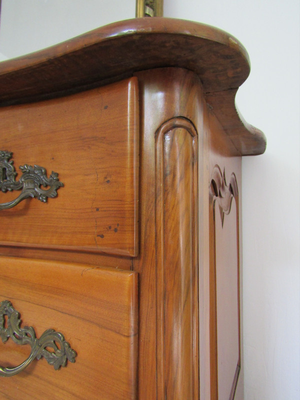 Louis XV chest of drawers