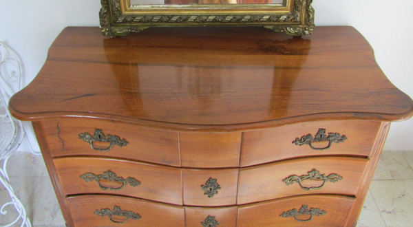 Louis XV chest of drawers